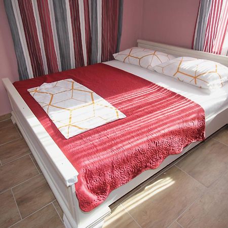 Studio Apartman Maro Сень Экстерьер фото